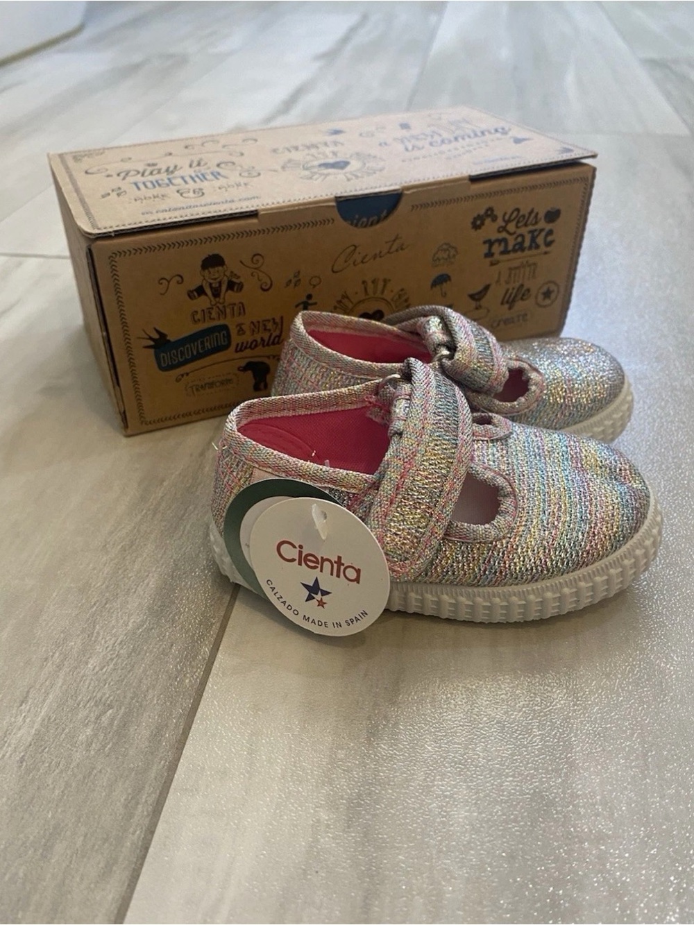 NWT Cienta Rainbow Sparkle Mary Jane T-Strap Mary Jane Sneaker Toddler 3.5